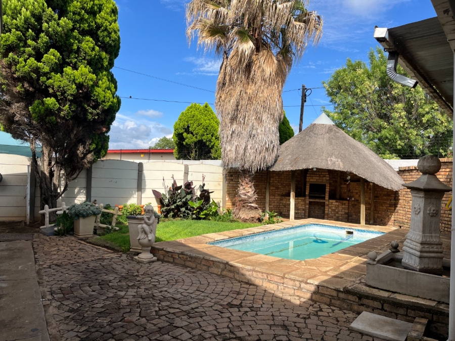 3 Bedroom Property for Sale in Potchefstroom South North West